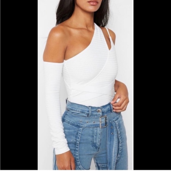 Maniere De Voir one sleeve bodysuit size US 6. BLACK - Picture 2 of 7